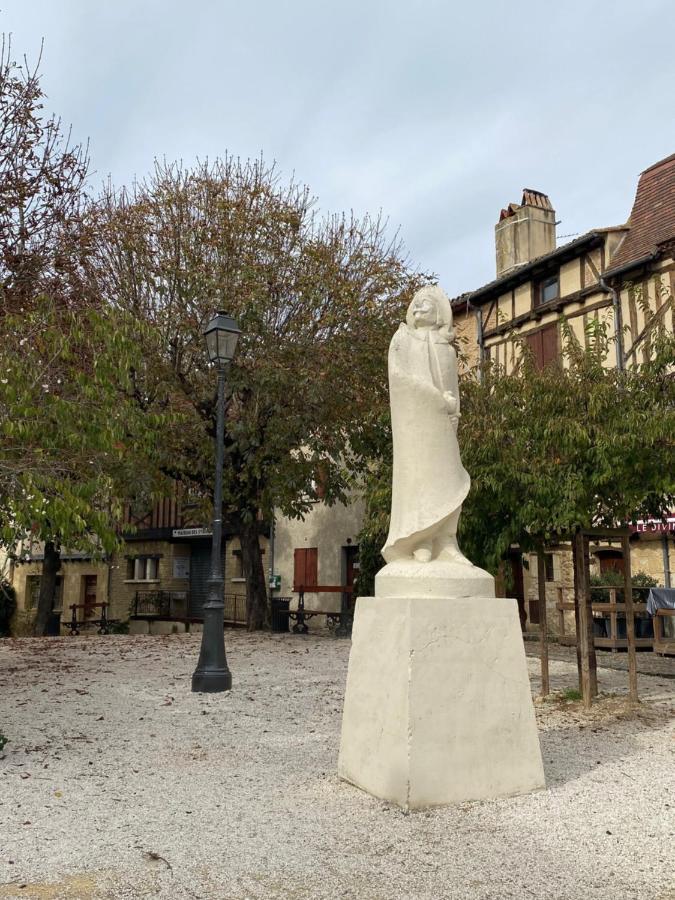 Le Parc Apartment Bergerac Bagian luar foto